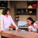 Rhoda - Julie Kavner - 454 x 439