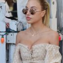 Ella Rose – With Elena Belle spotted at Kitson in Beverly Hills - 454 x 758