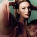 Arizona Muse - Elle Magazine Pictorial [Spain] (January 2025) - 454 x 591
