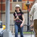 Julianna Margulies – Steps Out in New York - 454 x 636
