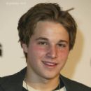 Shawn Pyfrom - 422 x 620