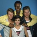 Misfits of Science - Courteney Cox, Kevin Peter Hall, Dean Paul Martin, Mark Thomas Miller - 454 x 436