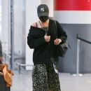 Scarlett Johansson – Arrives at JFK airport in New York
