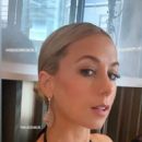 Iliza Shlesinger - 454 x 807