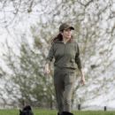 Anna Friel – Spotted with a friend on the Long Walk at Windsor Castle – Windsor - 454 x 562