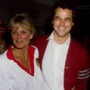 Linda Evans and George Santo Pietro - 454 x 667