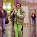 Maisie Williams – Seen as she touches down in Utah for the Sundance Film Festival - 454 x 560