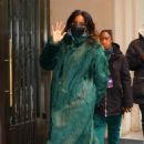 Kelly Rowland – Returned from the Macys Thanksgiving Day Parade in New York