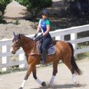 Iggy Azalea – Takes horseback riding lessons in Malibu - 454 x 559