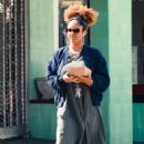 Aryn Drake-Lee – Seen while picking up some breakfast in Los Feliz - 454 x 681