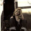Nicollette Varanelli - 329 x 493