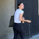 Charli D’amelio – Arriving at Dancing with the stars rehearsal Studio in LA - 454 x 690