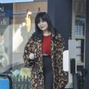 Daisy Lowe – Strolling with her dog in London - 454 x 626