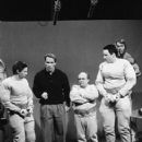 Arnold Schwarzenegger and Danny DeVito in SNL - 406 x 612