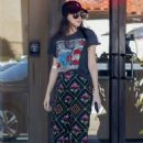 Dakota Johnson – With Chris Martin go out on a coffee in Malibu - 454 x 682