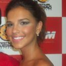 Mariana Rios - 454 x 815
