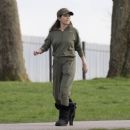 Anna Friel – Spotted with a friend on the Long Walk at Windsor Castle – Windsor - 454 x 384