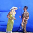 Kristen Wiig – With Ricky Martin filming ‘Mrs. American Pie’ in San Pedro - 454 x 608