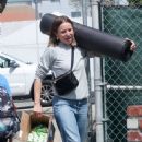 Kristen Bell – Carries some supplies to her daughter’s school in Los Angeles
