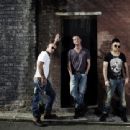 East 17 - 454 x 340