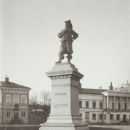 Sculptures of men in Finland