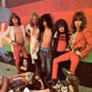 New York Dolls - Creem Magazine Pictorial [United States] (August 1974) - 454 x 698