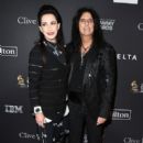 Alice Cooper attends The Recording Academy And Clive Davis' 2019 Pre-GRAMMY Gala at The Beverly Hilton Hotel on February 9, 2019 in Beverly Hills, California - 400 x 600