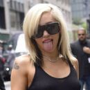 Miley Cyrus – Arrives at Radio City Music Hall in New York - 454 x 682
