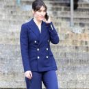 Lizzy Caplan – With Lesli Linka Glatter Filming ‘Zero Day’ in New York - 454 x 749