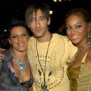 Pink, Adrien Brody and Beyonce - The 2003 MTV Movie Awards - 454 x 301