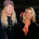Bret Michaels and Pamela Anderson - 454 x 676