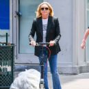 Jane Krakowski – Is seen on a scooter in New York - 454 x 552