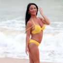 Chelsee Healey – Showed off her amazing partum body in Lanzarote - 454 x 658