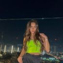 Taylor Nunez – Social media - 454 x 568