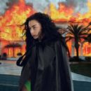 Charli XCX – Re-Edition Magazine  (Autumn – Winter 2024) - 454 x 297