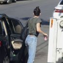 Miley Cyrus – Shopping candids in Highland Park - 454 x 636