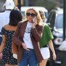 Jane Krakowski – On a phone call in New York - 454 x 454