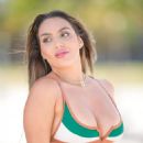 Ara Queen Bae – Seen at the beach in Miami Beach - 454 x 681