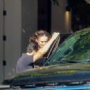 Ella Emhoff – Being escorted by Secret Service agents in Los Angeles - 454 x 302