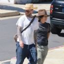 Linda Perry &#8211; Out for a hike in Los Feliz