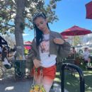 Kylie Cantrall – Got social