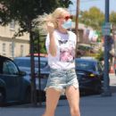 Kate Bosworth in Denim Shorts – Picking up lunch in Los Angeles