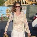 Rebecca Mader – Shopping in Los Angeles - 454 x 642