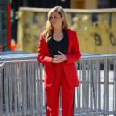 Samantha Bee – Filming a project in Soho – New York - 454 x 636