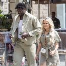 Kendra Shaw – Shopping candids in Florence - 454 x 570