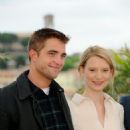 Robert Pattinson and Mia Wasikowska
