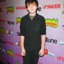 Greyson Chance and All Star Weekend performed at J-14′s Intune concert tonight, August 25, at the Hard Rock Cafe in New York City - 400 x 600