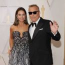 Kevin Costner and Christine Baumgartner - The 94th Annual Academy Awards (2022) - 408 x 612