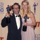 Roberto Benigni and Gwyneth Paltrow - The 5th Annual Screen Actors Guild Awards (1999) - 436 x 612