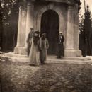 alexandra feodorovna, Nicholas II, Olga Nikolaevna Romanova and Anastasia Nikolaevna Romanova, OA, 1915, 1916D and Dimitri Pavlovich - 454 x 453